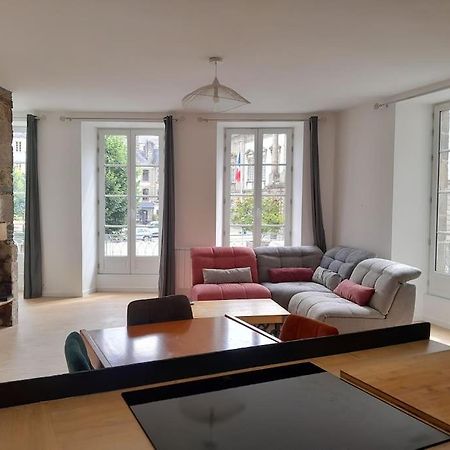 Appartement 75M2 Plein Centre Face A La Mairie Morlaix Exterior foto